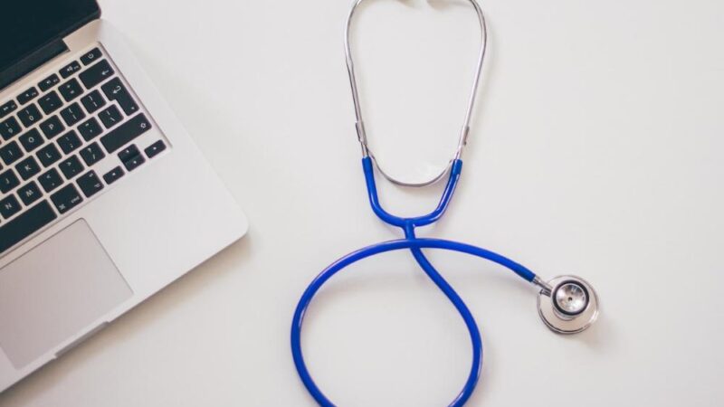 Telemedycyna – przyszłość czy zagrożenie? Zalety i wady nowoczesnej opieki zdrowotnej